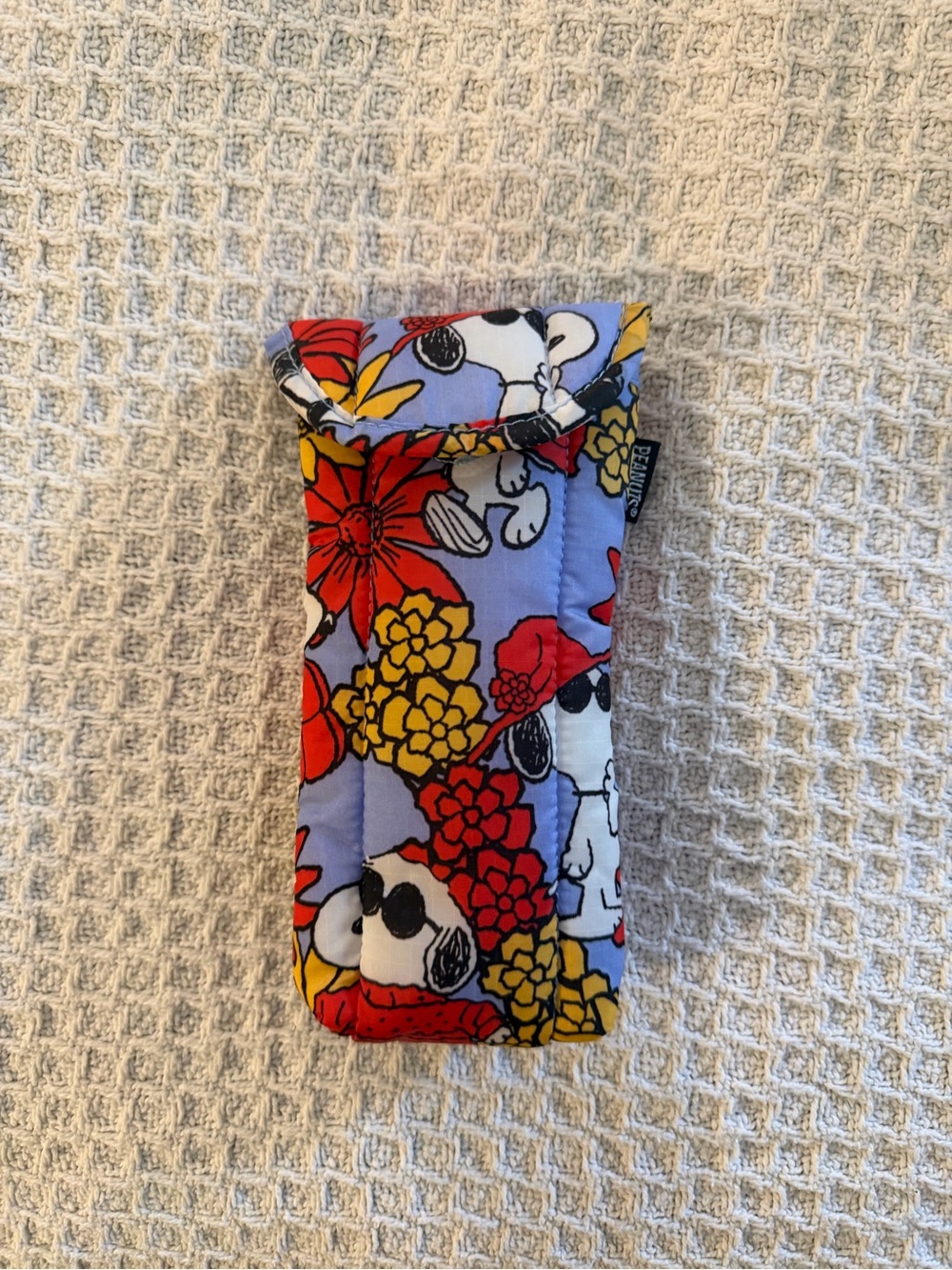 BAGGU x Peanuts EUC Floral Snoopy puffy sunglasses case. - Picture 3 of 4